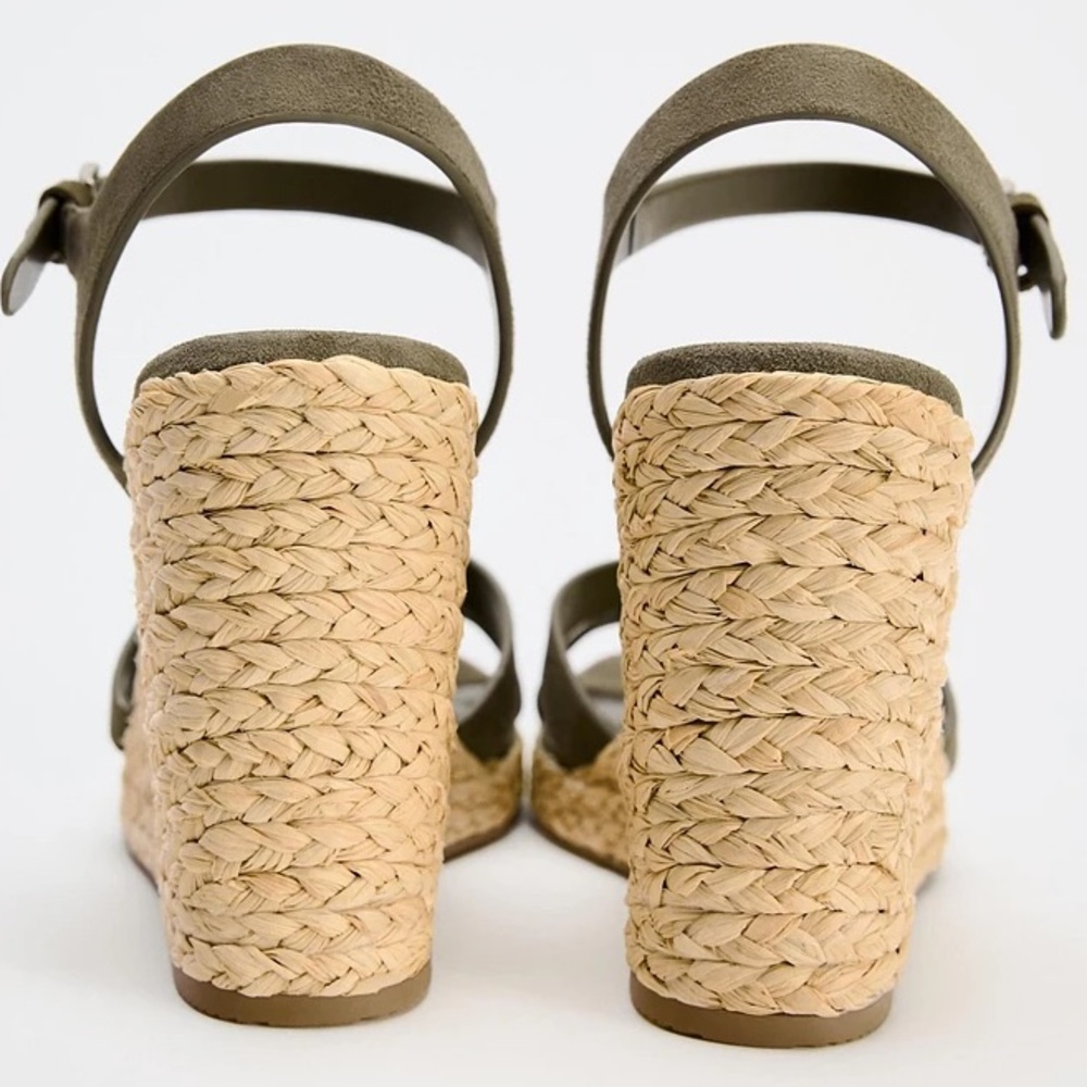 ZARA LEATHER WEDGES KHAKI GREEN
WORN ONCE SIZE 6 - Picture 4 of 7